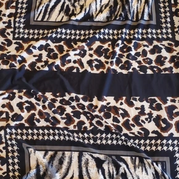 SB Fashion Cheetah Leopard Animal V Neck Ruched Waist Fashion Dress Size 9 - Picture 5 of 11